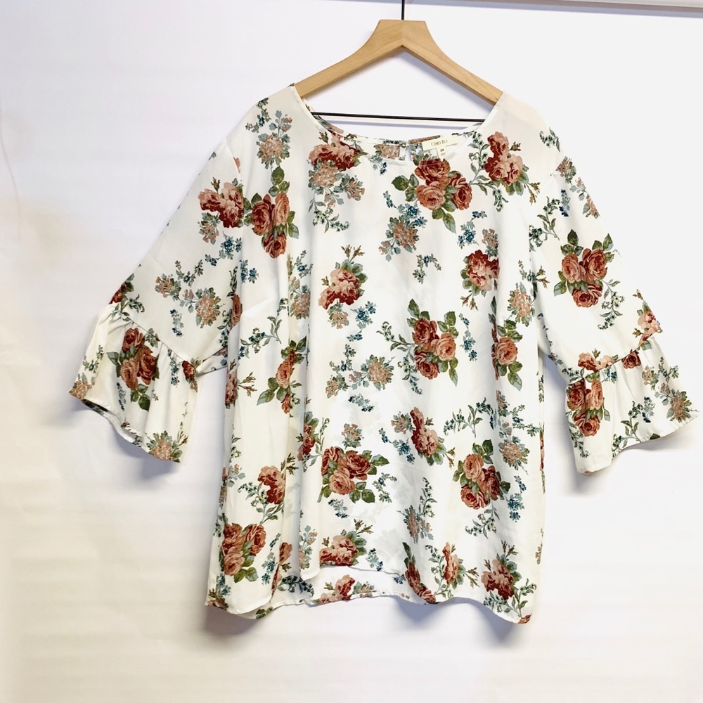 COMO BLU 3X white floral blouse bell sleeves
